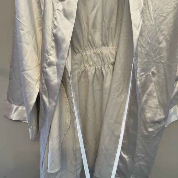 Victoria's Secret White Satin Robe w/ Original Tie One Size - Picture 5 of 7